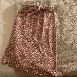 Midi pink skirt